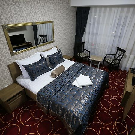 Hotel Pejton Pristina Kültér fotó