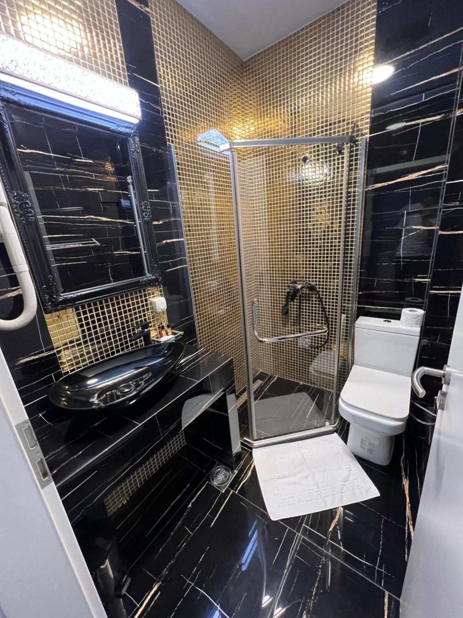 Hotel Pejton Pristina Kültér fotó