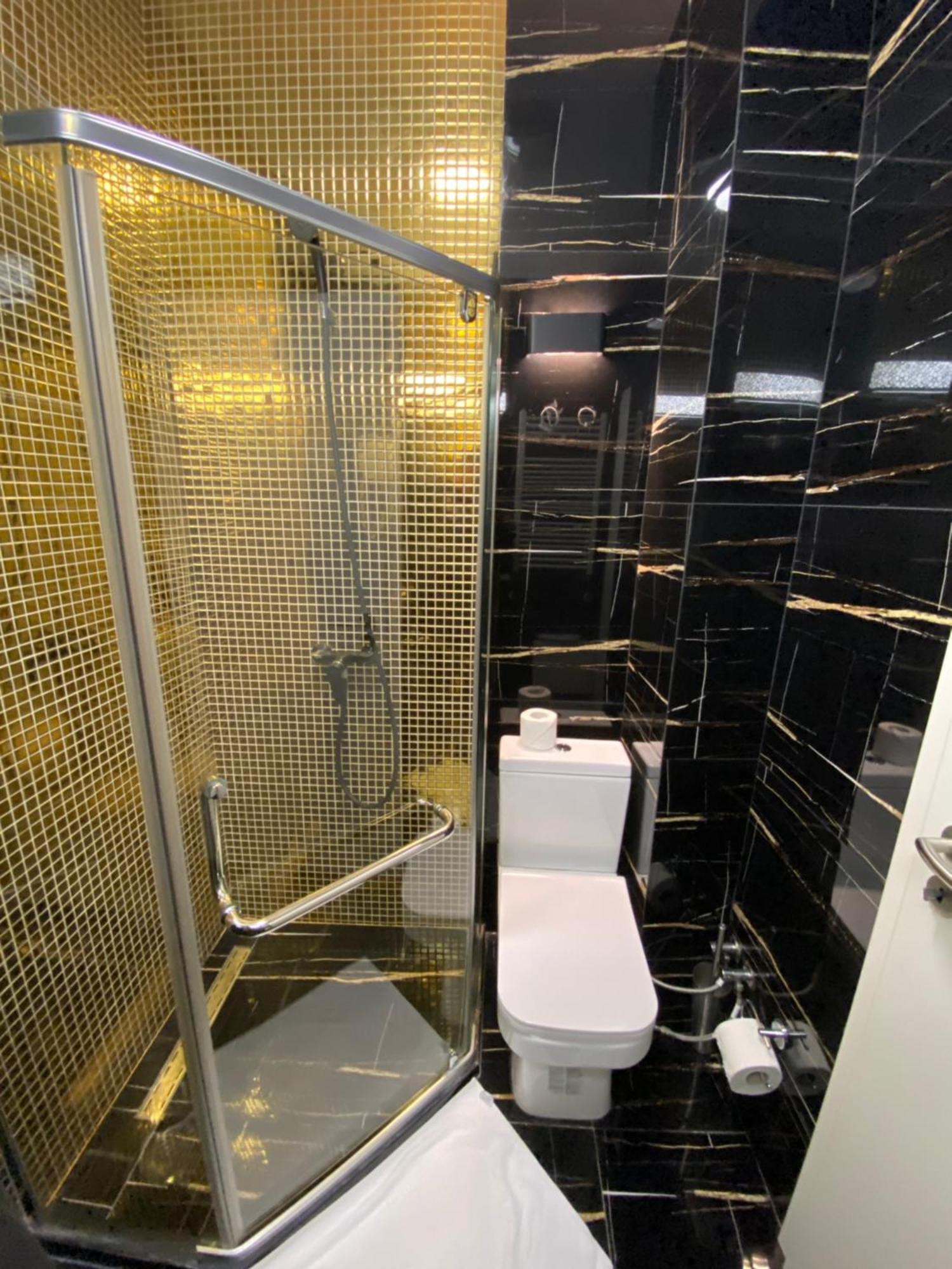 Hotel Pejton Pristina Kültér fotó