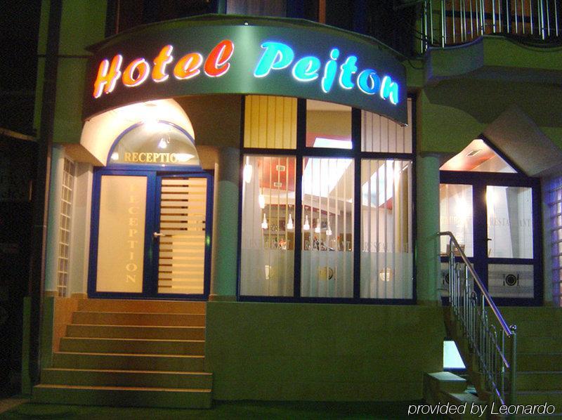 Hotel Pejton Pristina Kültér fotó