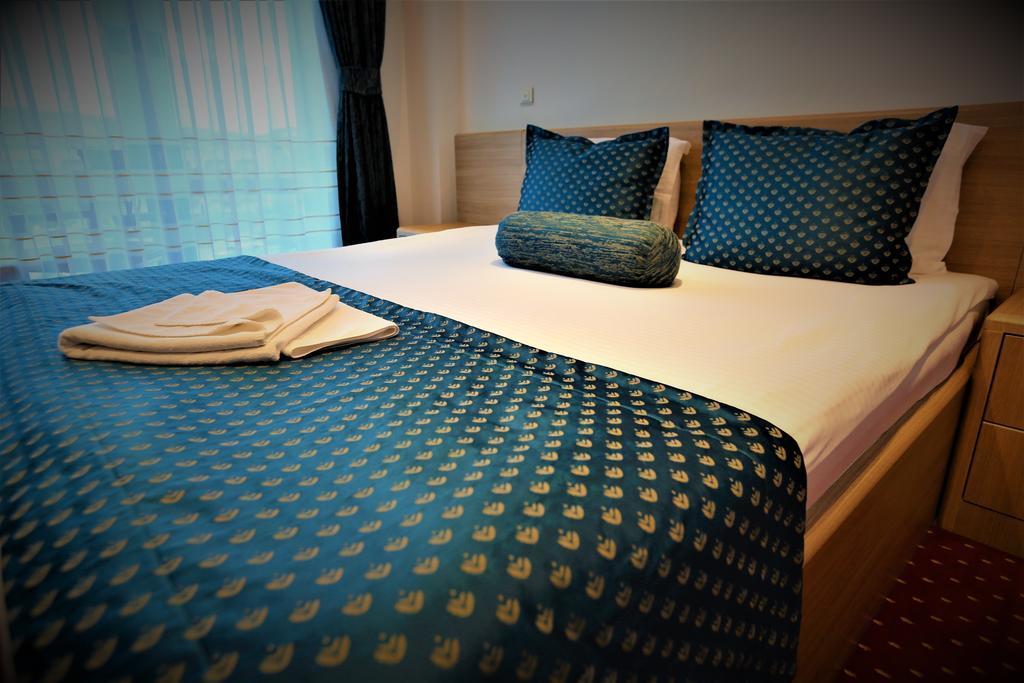 Hotel Pejton Pristina Kültér fotó