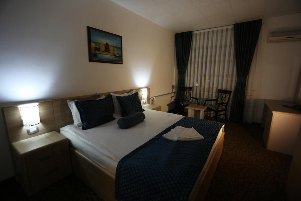 Hotel Pejton Pristina Kültér fotó