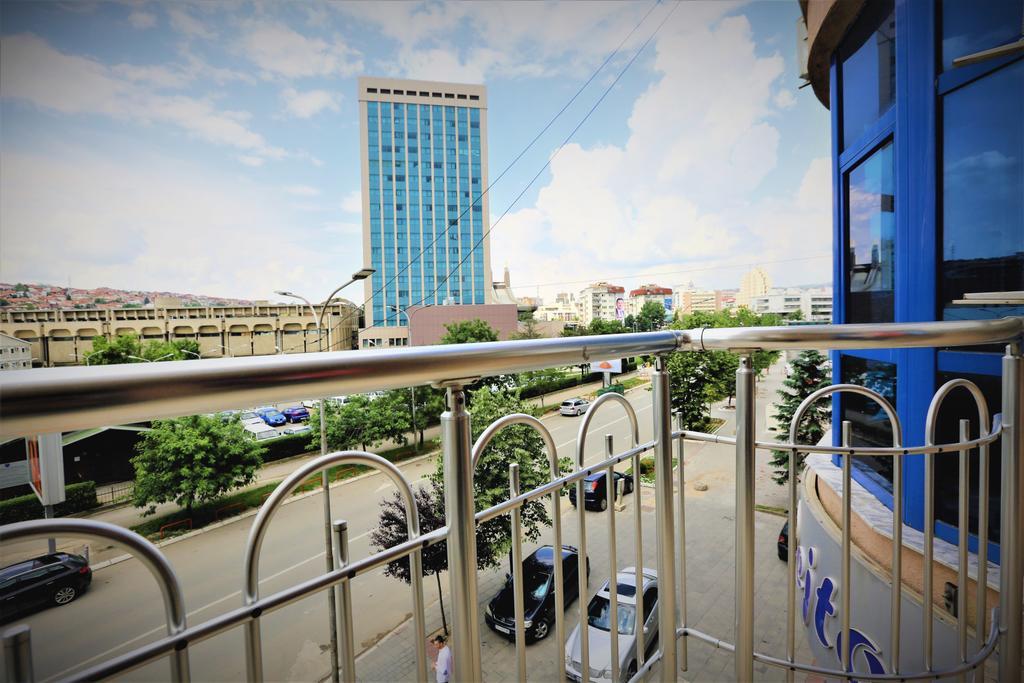 Hotel Pejton Pristina Kültér fotó