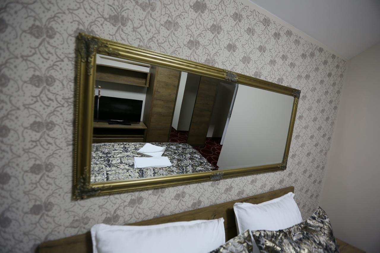 Hotel Pejton Pristina Kültér fotó