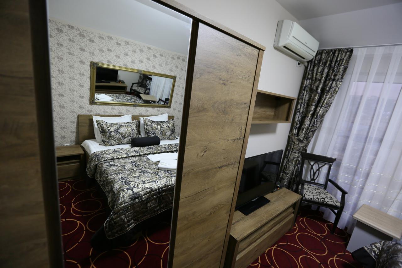 Hotel Pejton Pristina Kültér fotó